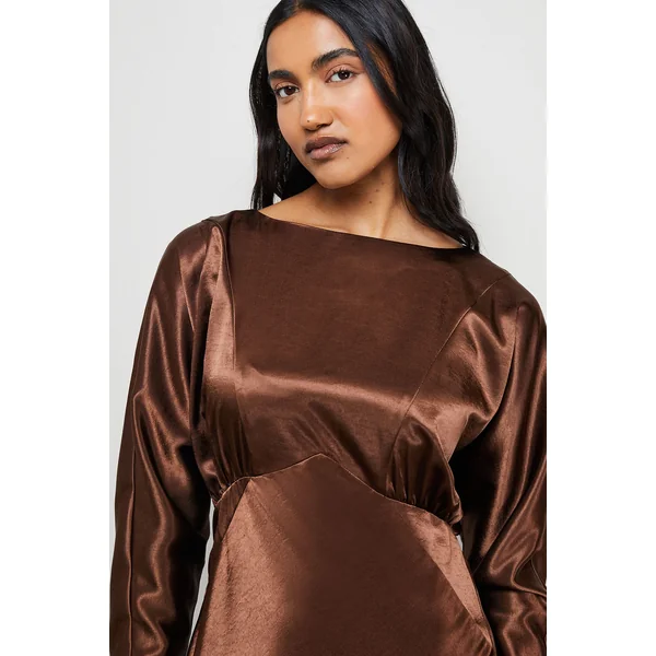 Robe Midaxi Drapée en Satin à Manches Chauve-Souris