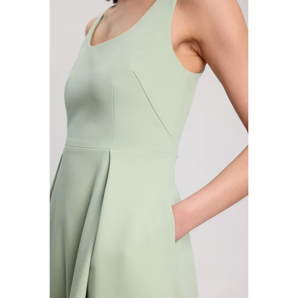 Robe Midi Ajustée À Jupe Ample
