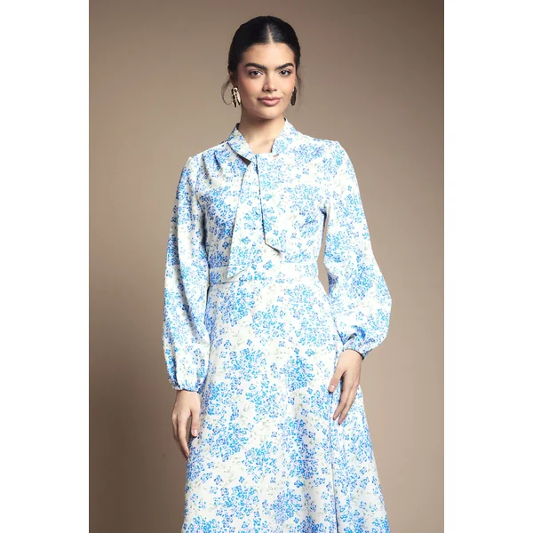 Robe Midi Florale à Col Noué avec Boutons