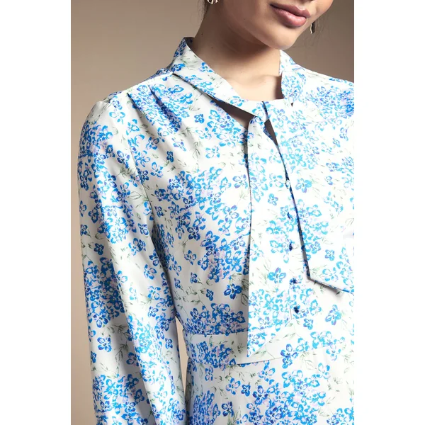 Robe Midi Florale à Col Noué avec Boutons