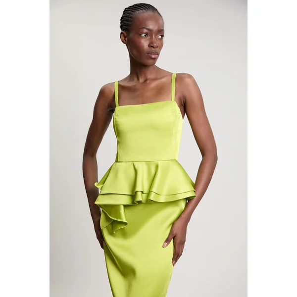 Robe Midi Fourreau En Satin Doublé Avec Basque