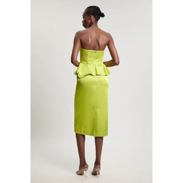 Robe Midi Fourreau En Satin Doublé Avec Basque