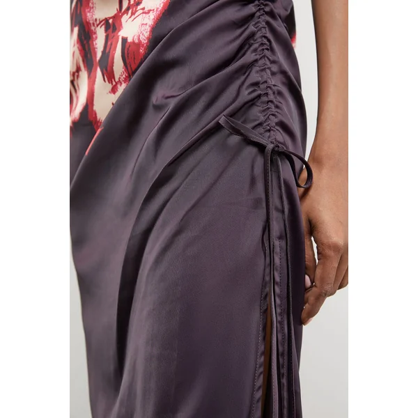 Robe Midi Froncée en Satin Froissé à Imprimé Placé
