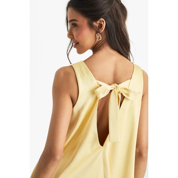 Robe portefeuille en satin texturé à encolure échancrée et dos noué