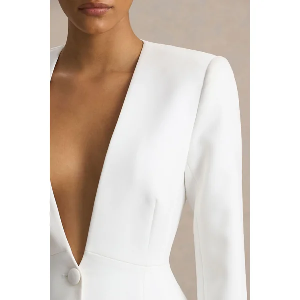 Rosalina | Blazer blanc à coupe tailleur et décolleté plongeant extrême