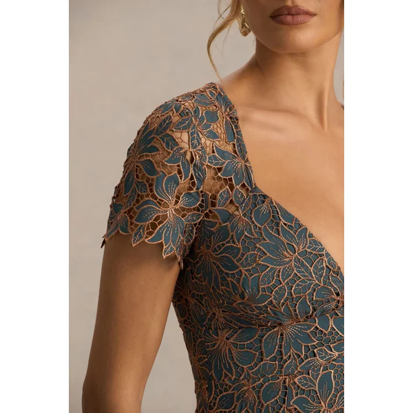 Sabrina | Robe mi-longue vert foncé et rouille brodée à décolleté plongeant