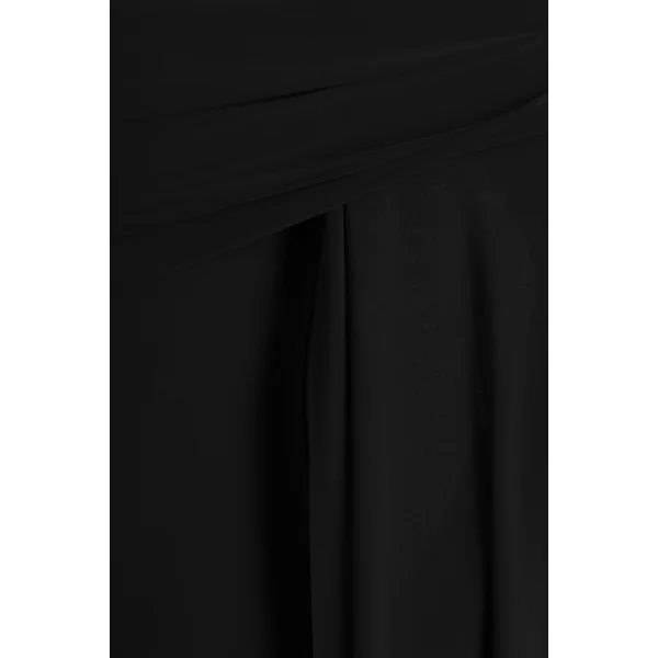Saffina | Robe longue noire à décolleté bardot avec ceinture fluide
