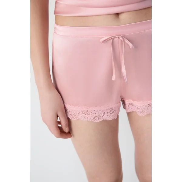 Short de pyjama en soie détail dentelle
