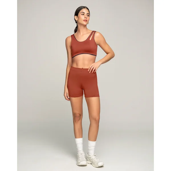 Short de sport léger avec coupe ajustée et taille élastique confortable