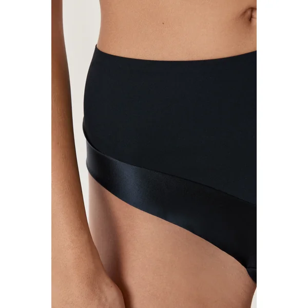 Shorty en microfibre satiné