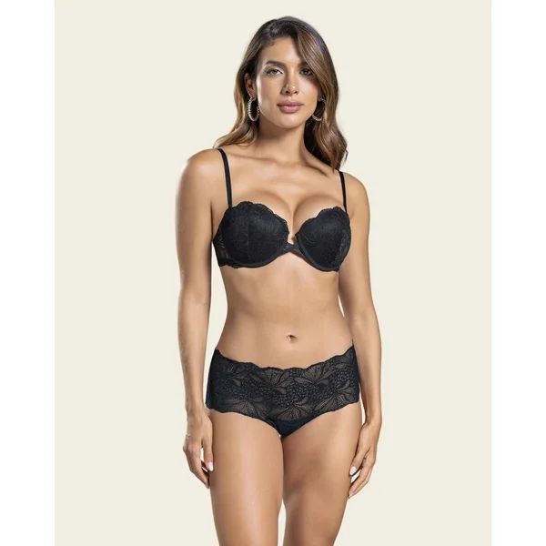 Shorty style cachetero réalisé en dentelle