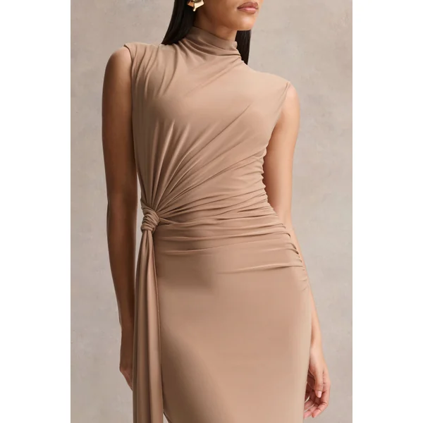 Solene | Robe longue brun à col montant avec effet portefeuille et drapé