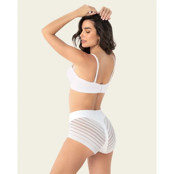 Soutien-gorge sans bretelles idéal pour les poitrines moyennes à fortes.