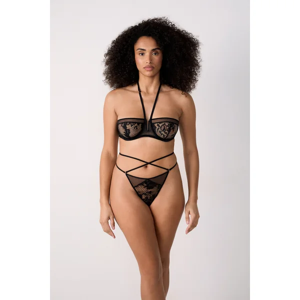 String en dentelle française