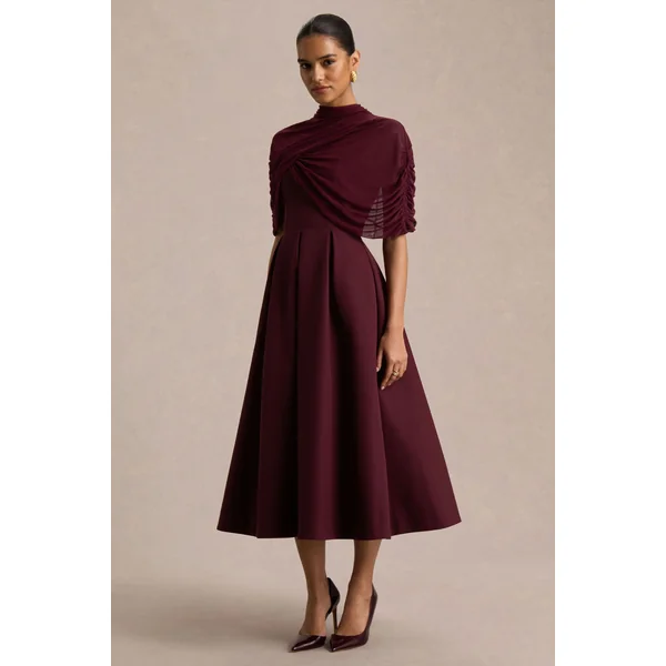 Thalia | Robe mi-longue bordeaux à encolure haute avec cape en mesh transparent