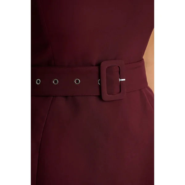 Timberly | Mini-robe cintrée bordeaux à col haut
