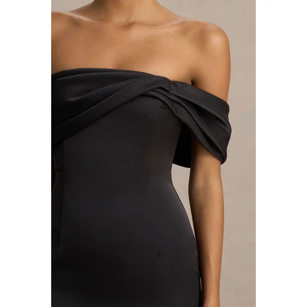 Valeria | Robe Longue en Satin Noir à Encolure Bardot Torsadée