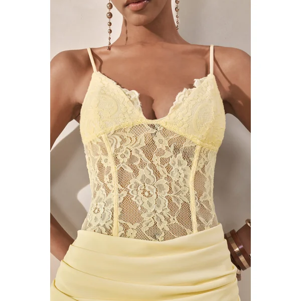 Varela | Body jaune citron en dentelle à encolure en V