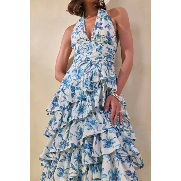 Velora | Robe mi-longue à imprimé porcelaine bleu avec jupe volantée à étages et encolure asymétrique