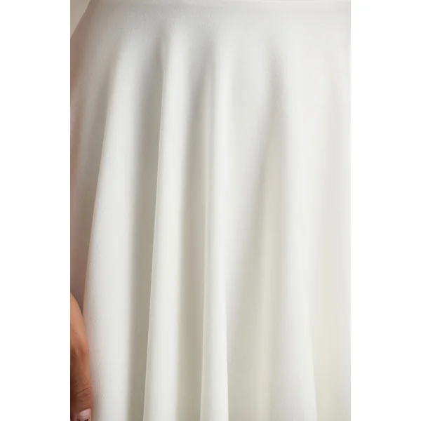 Vicky | Robe mi-longue blanche à col haut avec manches bouffantes