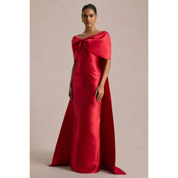 Wanting More | Robe longue en satin rouge avec cape et nœud oversize