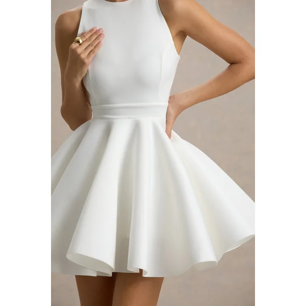 Waverly | Mini-robe blanche à encolure arrondie sans manches