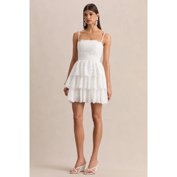 Winona | Mini-robe blanche en dentelle à décolleté carré avec détails à volants