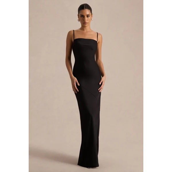 Yoli | Robe longue en satin noir avec cape torsadée amovible
