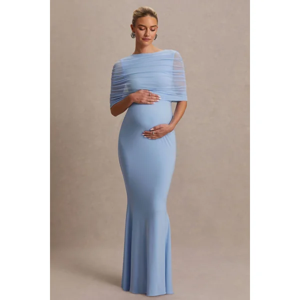 Zaria | Robe longue bleu poudré à col ras-du-cou avec cape en tulle