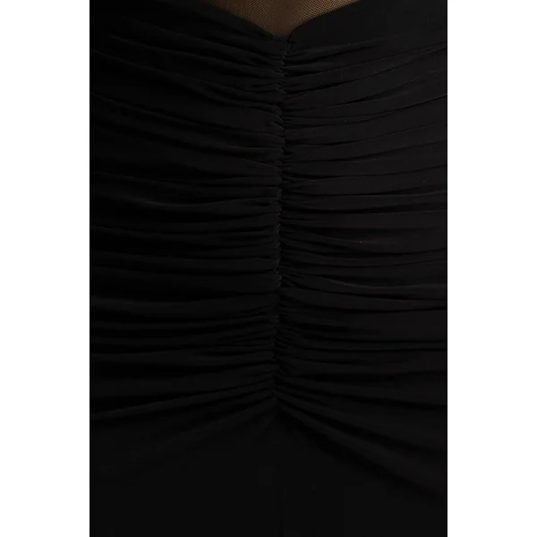 Zinnie | Robe longue noire à manches cape avec panneau en mesh